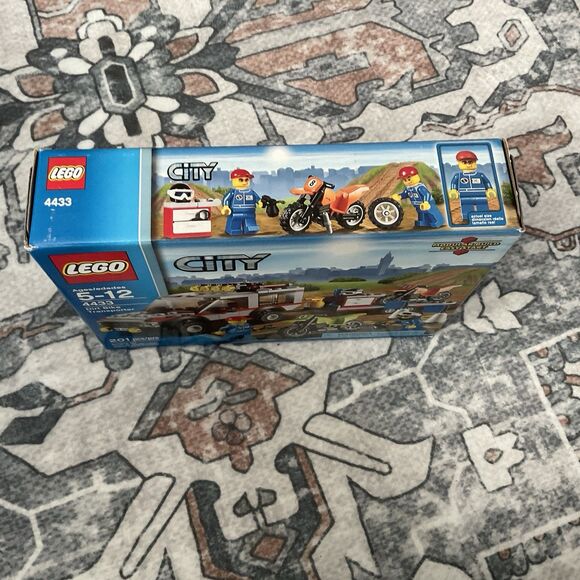 LEGO CITY: Dirt Bike Transporter (4433) Retired Sealed New - Picture 3 of 8